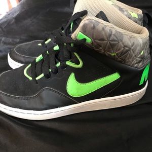 NIKE’S Black and green